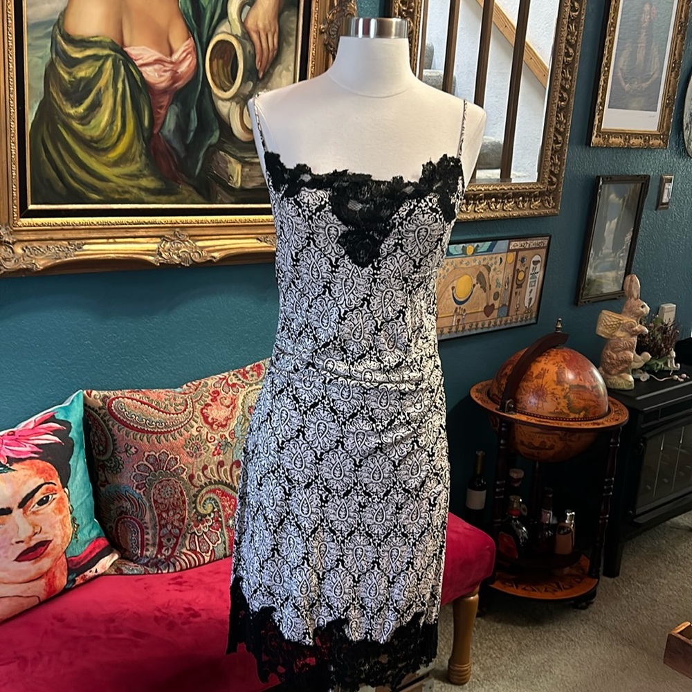 Black & Ivory Diane Von Furstenberg Silk Jersey Annalette Slip Dress. Size 8